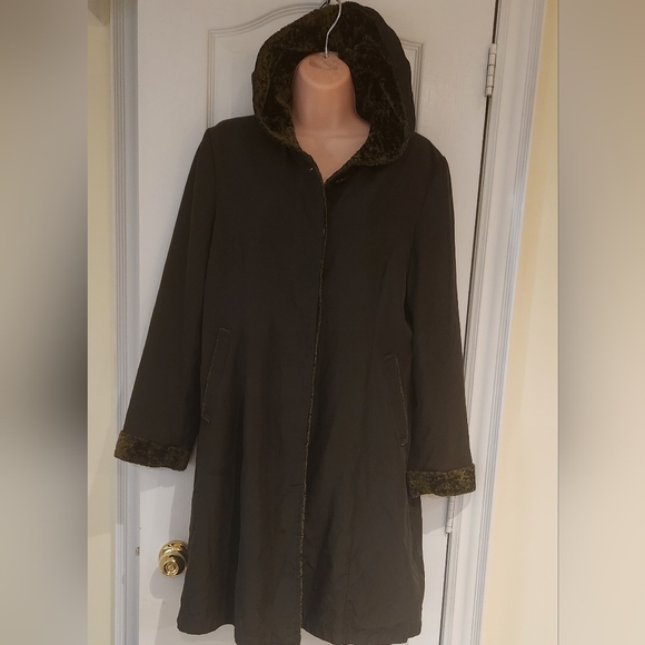 WINTER COAT - Picture 11 of 12